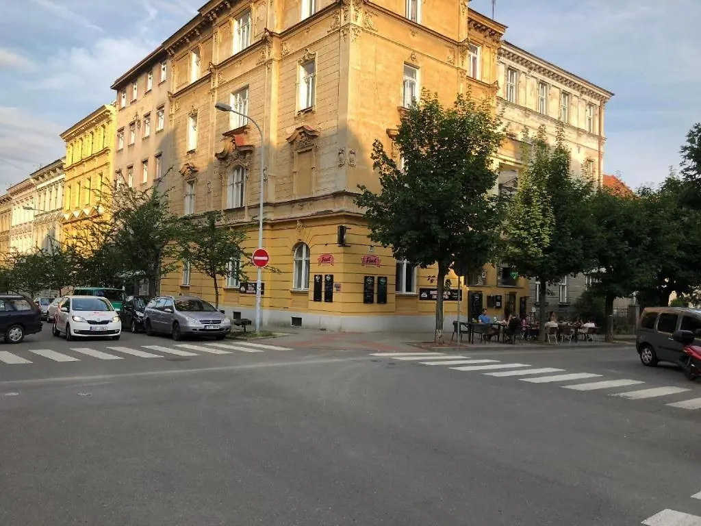 Apartment Cozy Rooms, 10 Min By Walk To The Center Brno Czech Republic